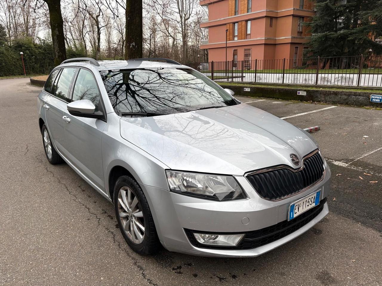 Skoda Octavia 1.6 TDI CR 105 CV DSG Wagon Elegance