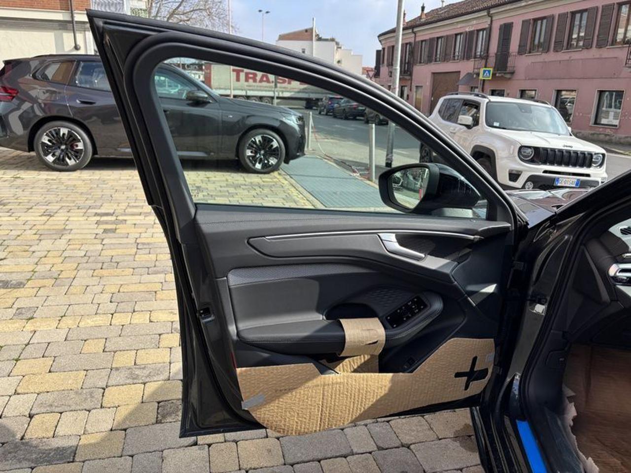 Audi A6 Avant TDI 150 kW S tronic S line edition MATRIX