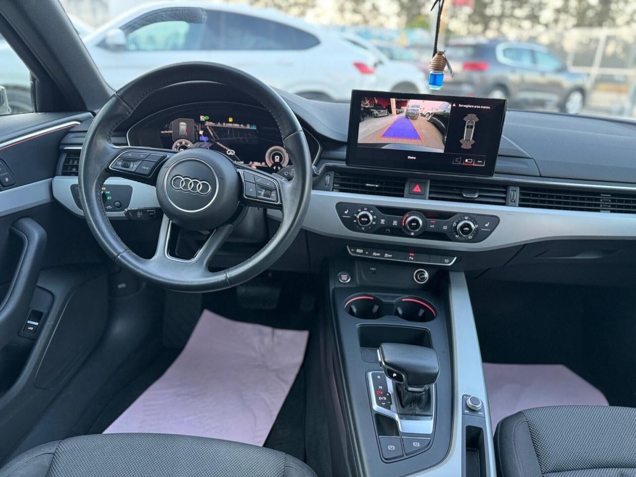 Audi A4 Avant 35 TDI/163 CV S tronic cockpit