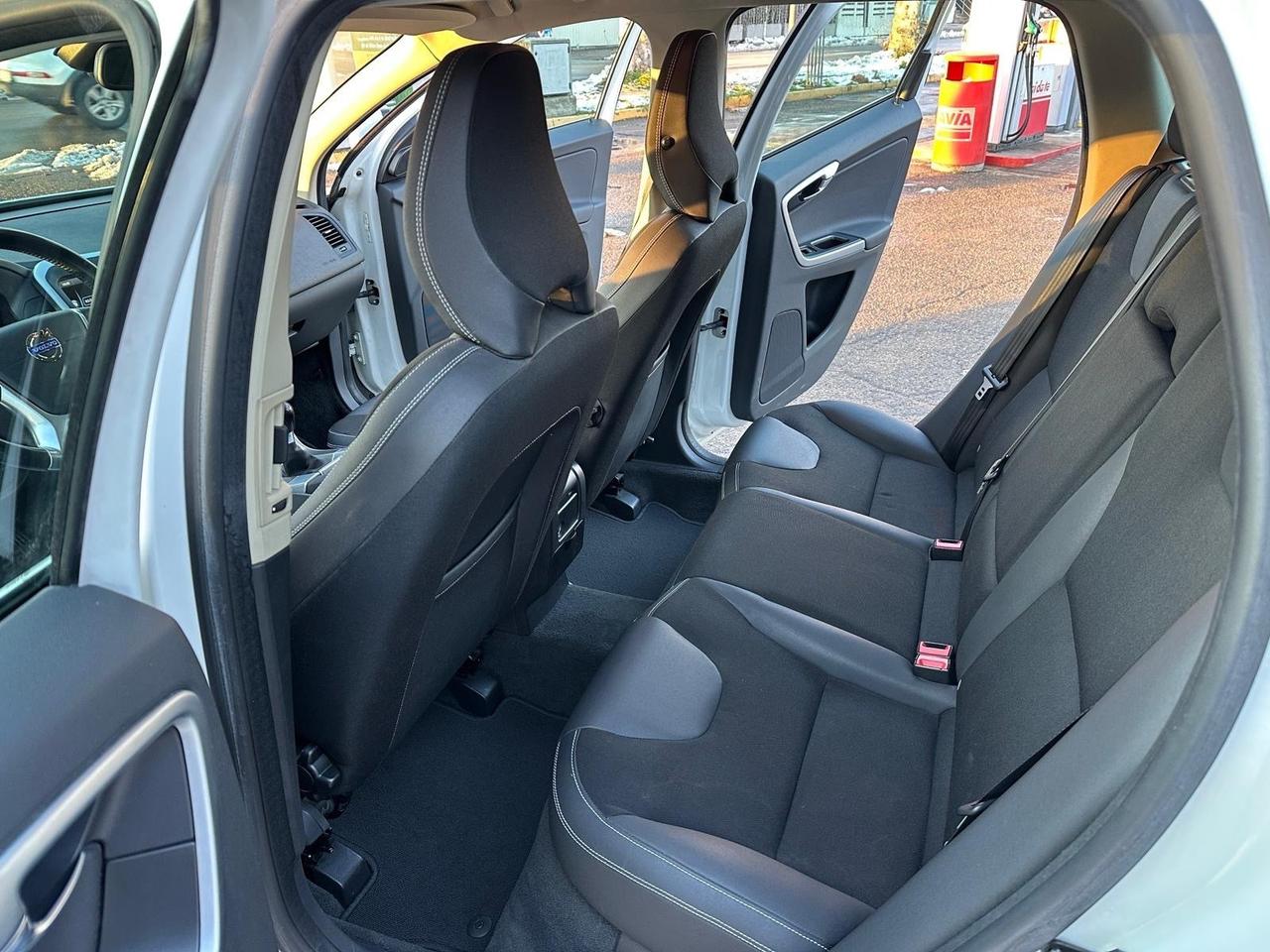 Volvo XC 60 XC60 D5 AWD Geartronic Kinetic