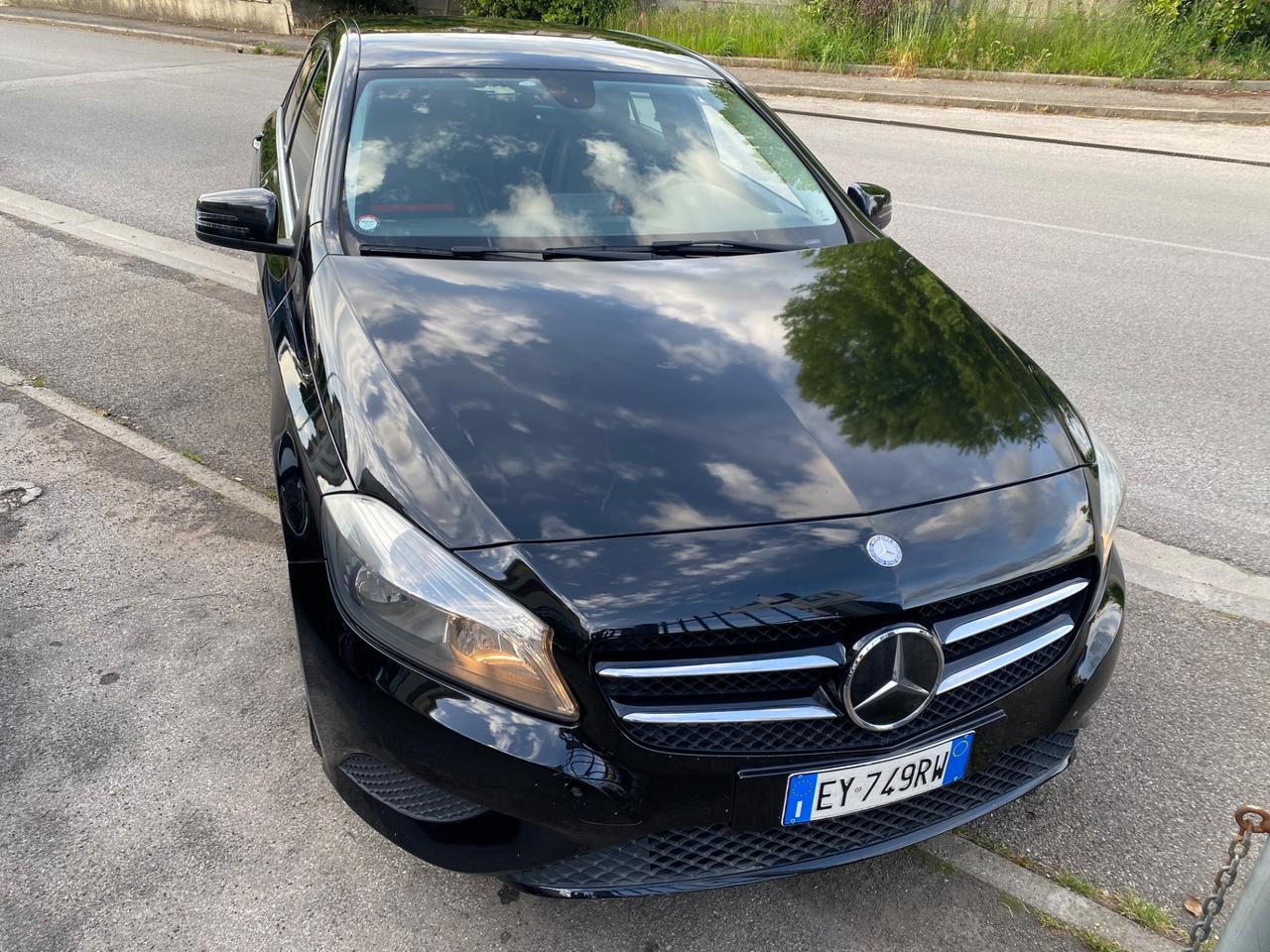 Mercedes-benz A 180 automatico ok neopatentati