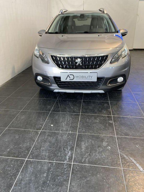 Peugeot 2008 BlueHDi 100cv Black Matt