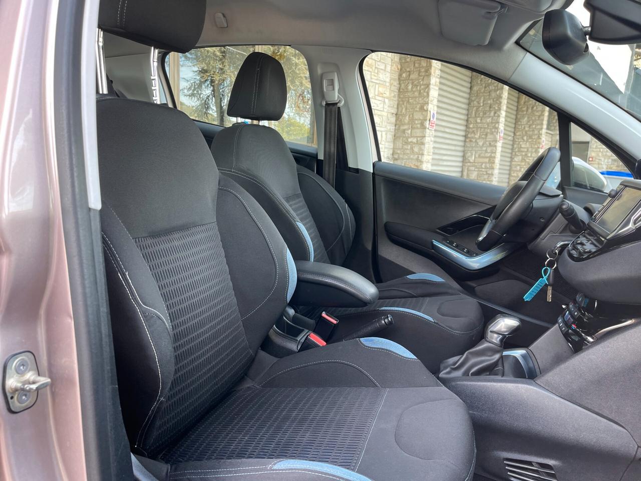 Peugeot 208 1.4 HDi 68 CV 5 porte Business NEO PATENTATI