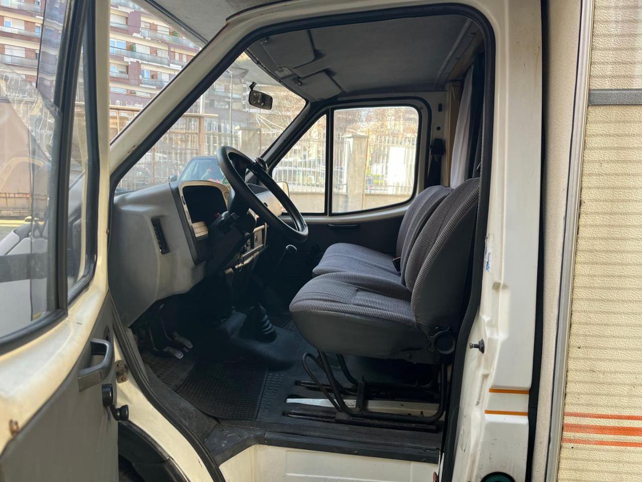 FORD TRASIT CARAVANS 520F