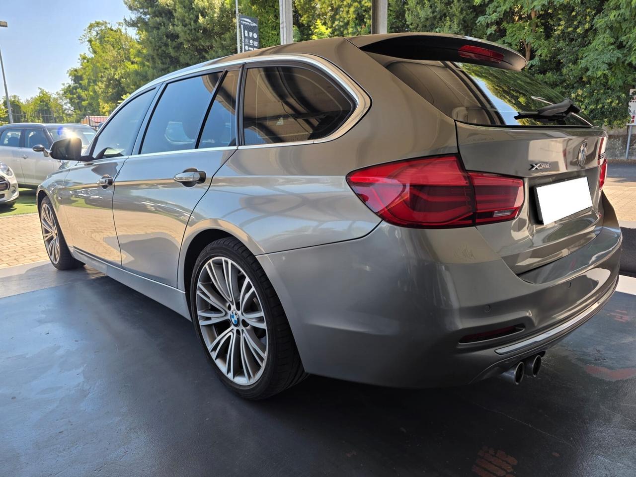 Bmw 320 320d xDrive Touring Luxury