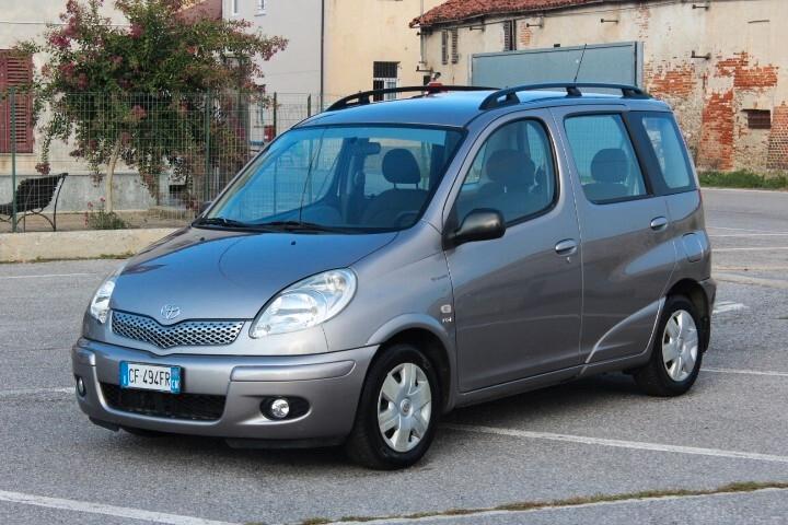 Toyota Yaris Verso 1.3i 16V cat Sol MULTISPAZIO BENZINA TUTTI I TAGLIANDI IN UFFICIALE UNICO UTILIZZATORE