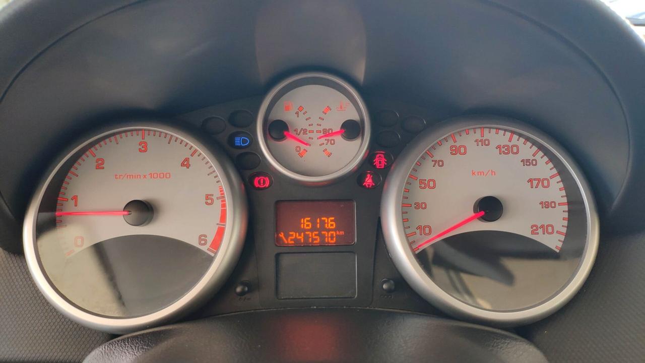 Peugeot 207 1.4 HDi 70CV 5p