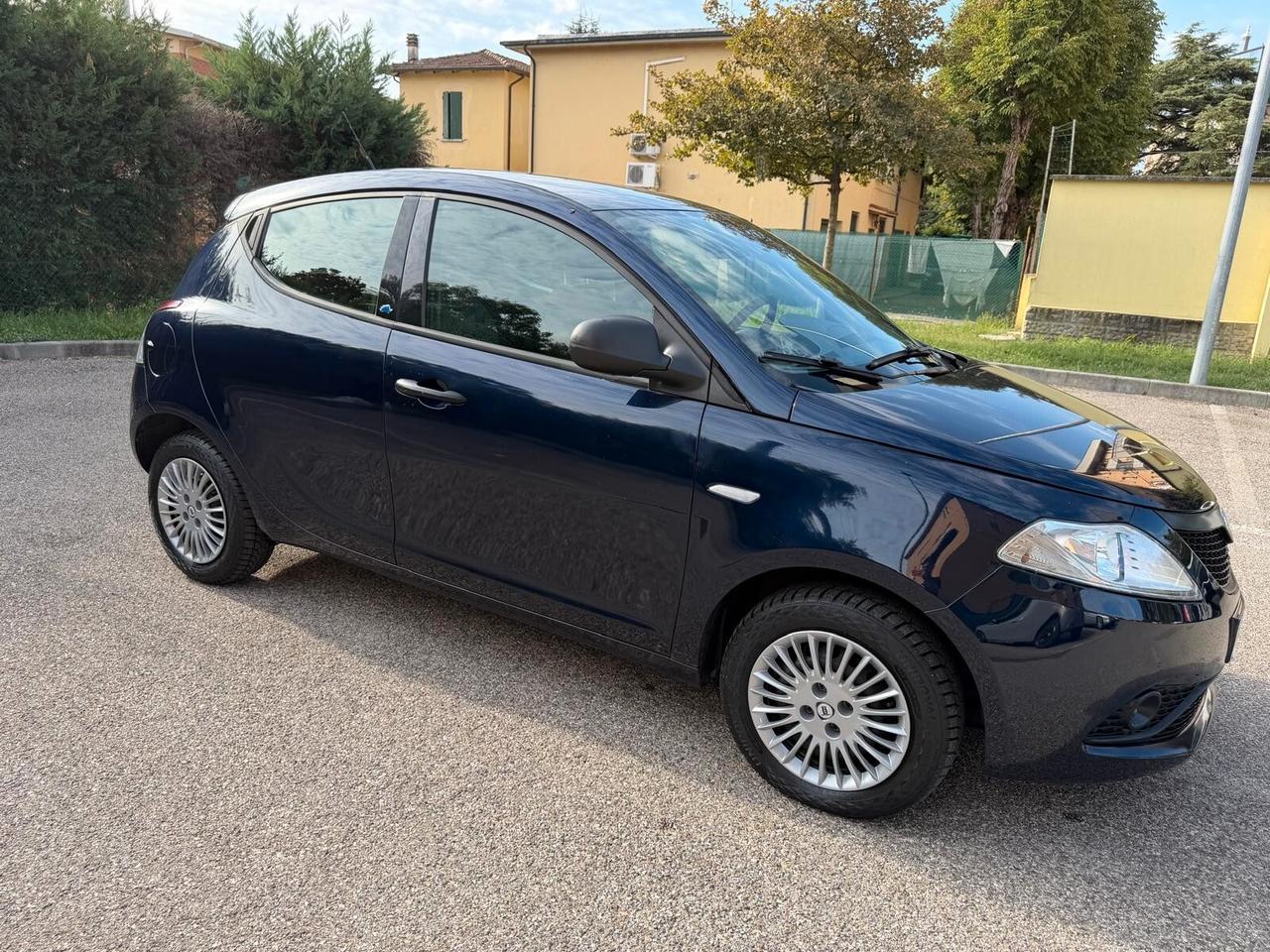 Lancia Ypsilon 1.2 Gpl - NEOPATENTATI - 12 MESI DI GARANZIA -
