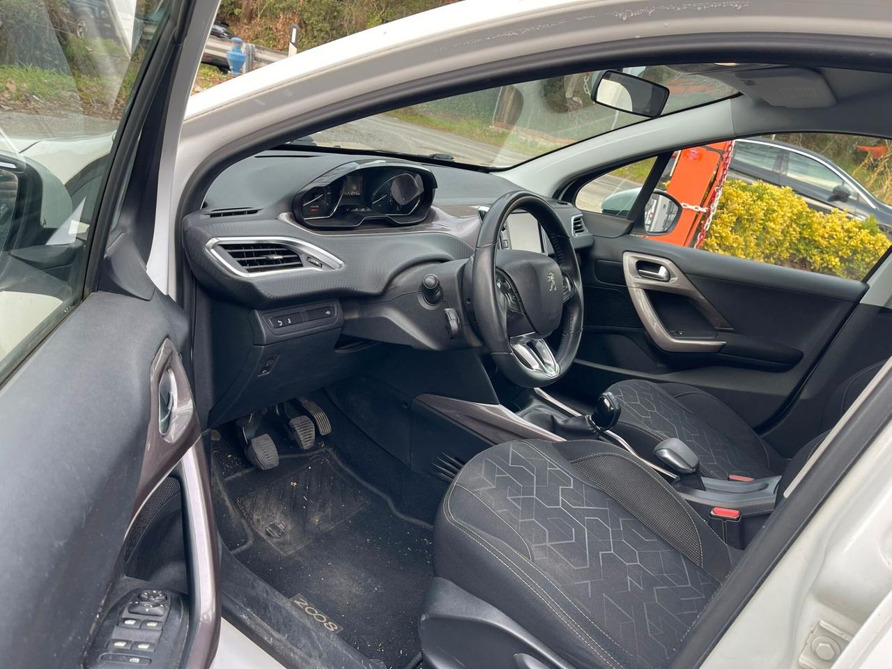 Peugeot 2008 1.2 VTi 82CV Allure