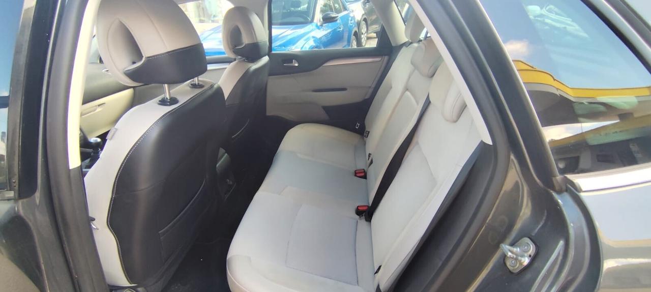 Citroen C4 1.6 e-HDi 110 airdream Exclusive