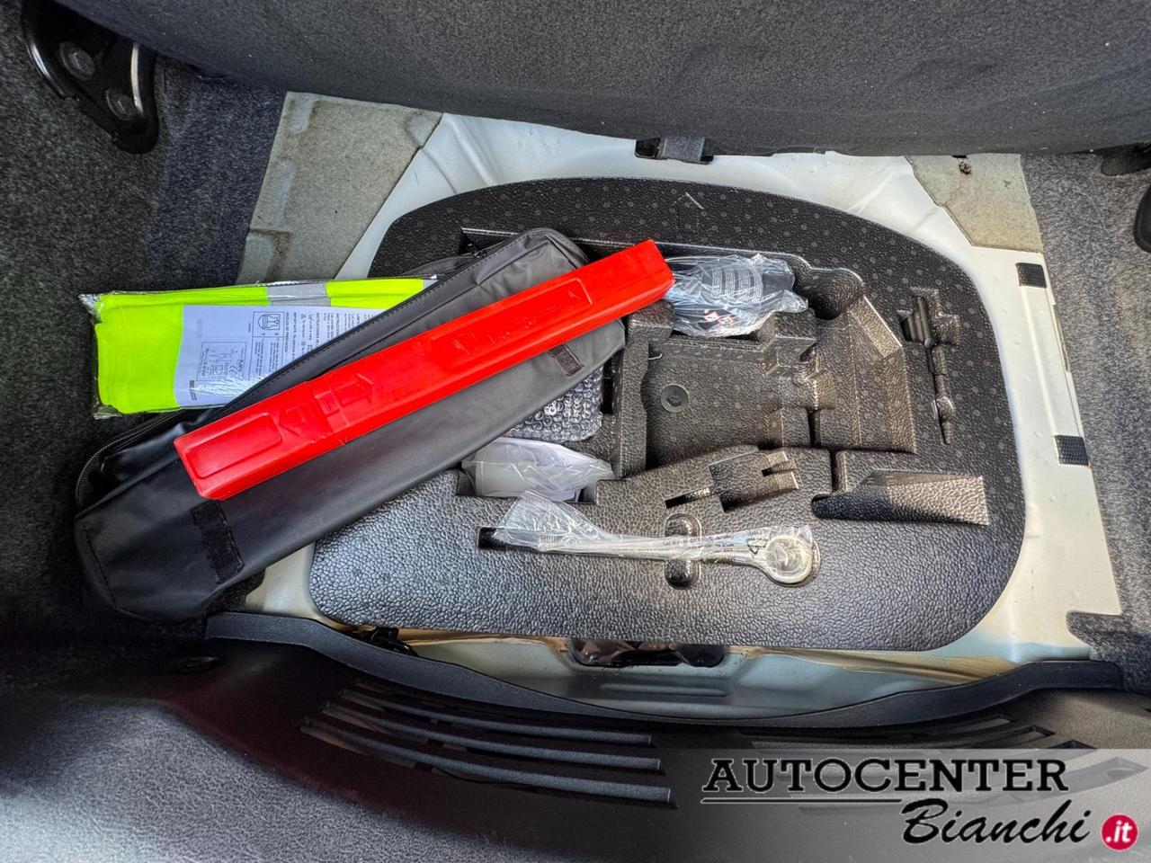 Lancia Ypsilon 5 Porte Ypsilon 1.0 firefly hybrid Gold s&s 70cv