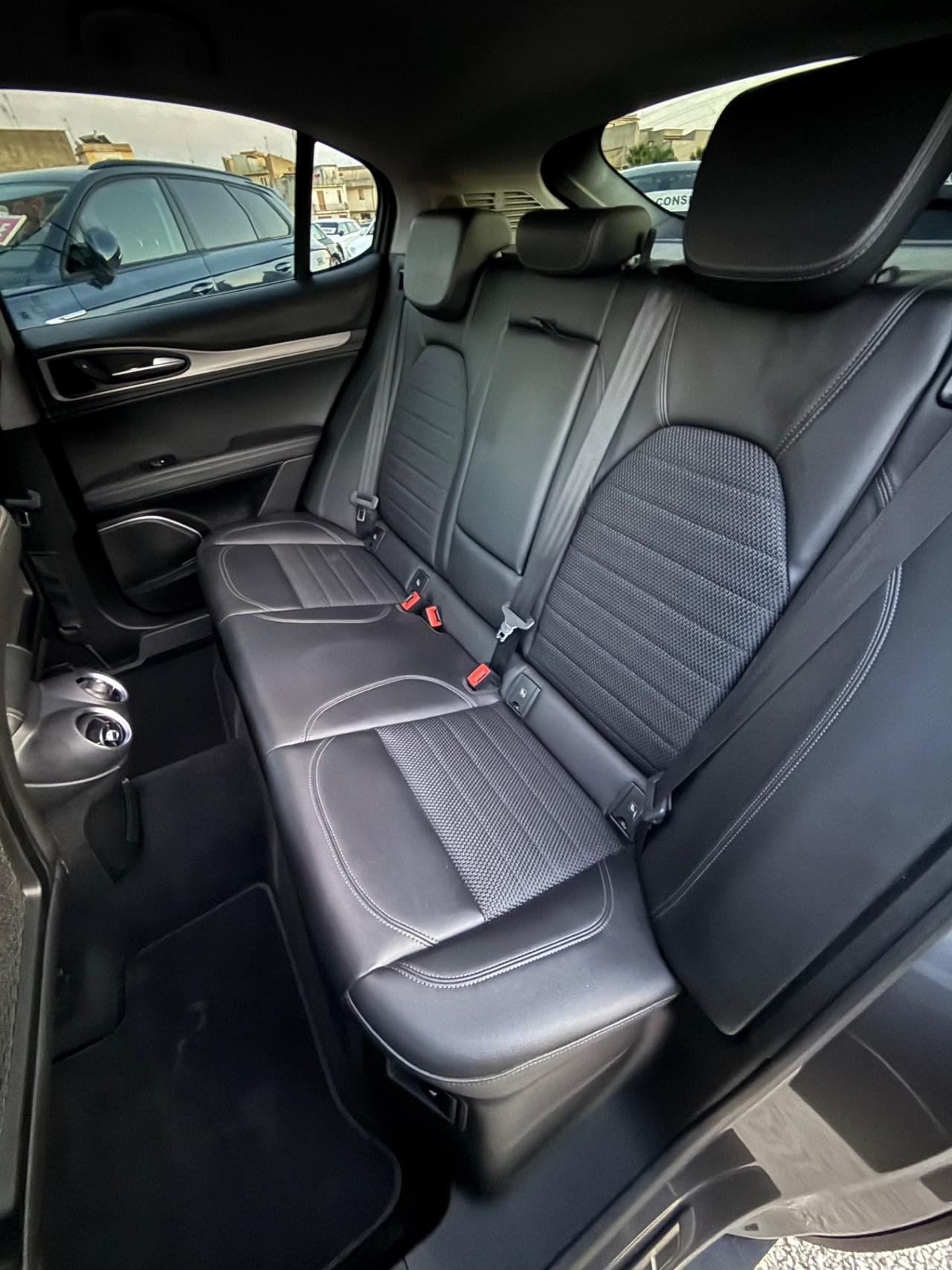 Alfa Romeo Stelvio 2.2 Turbodiesel 210 CV AT8 Q4 Executive