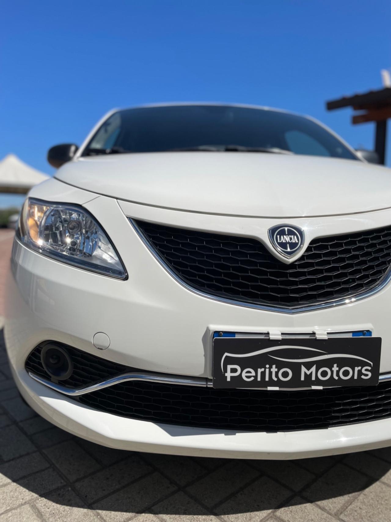 Lancia Ypsilon 1.2 69 CV 5 porte Silver