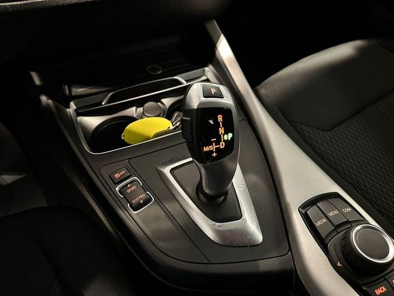 BMW Serie 1 118d Advantage 5p auto