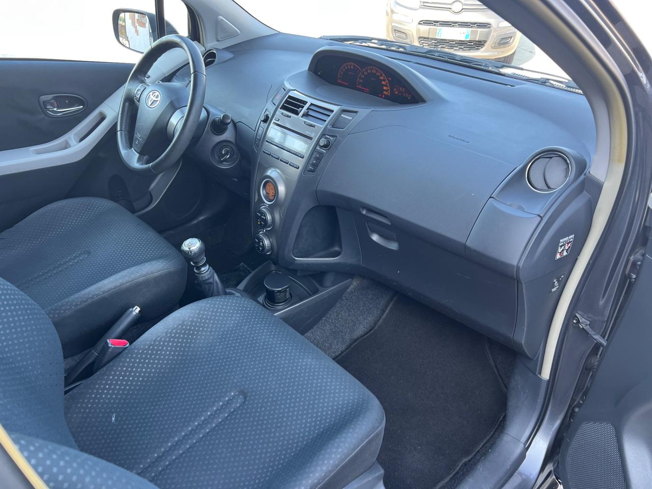 Toyota Yaris 1.3 5 porte Sol