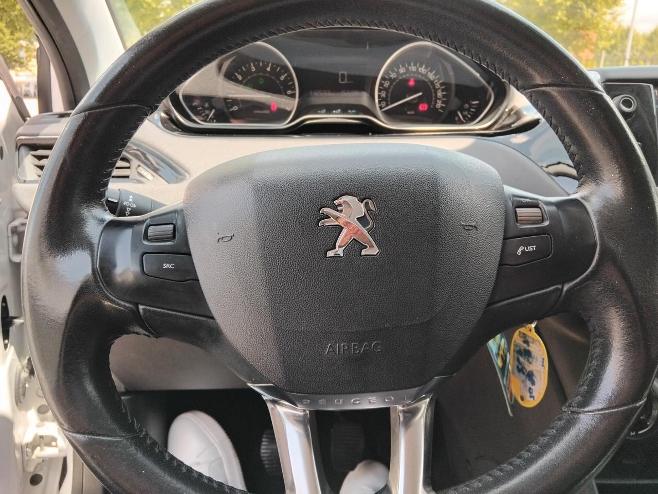 Peugeot 208 Peugeot 208 1.2 allure neo patentati