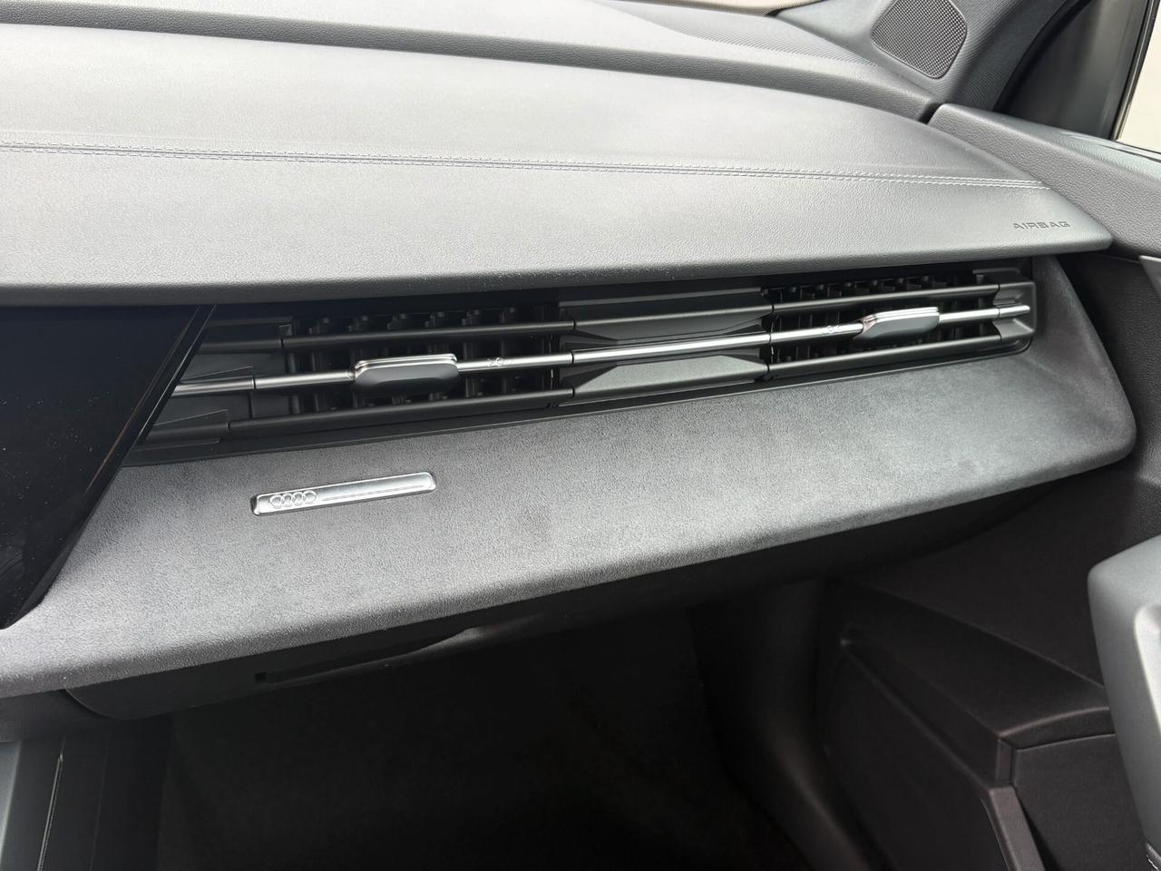 NEW Audi A3 SPORTBACK IDENTITY BLACK TDI 110 kW S tronic line edition TETTO APRIBILE