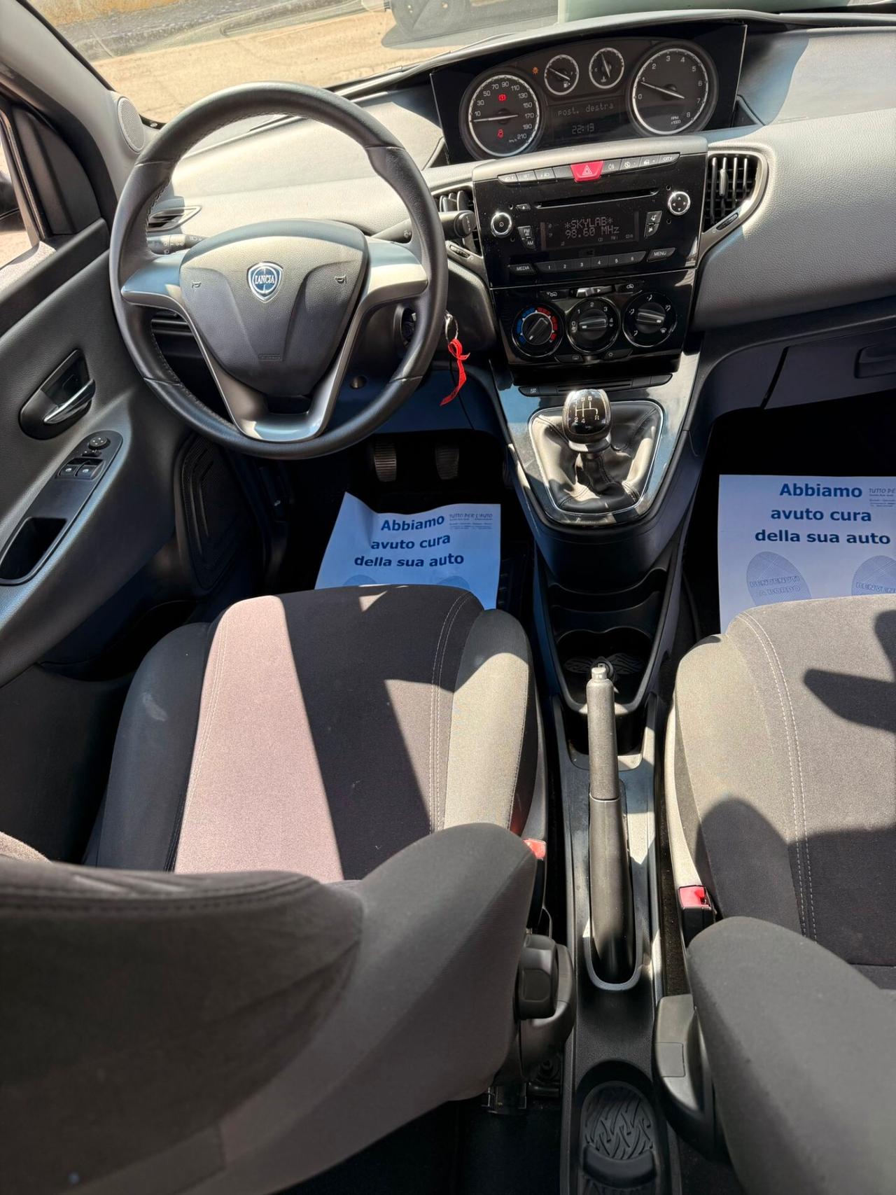 Lancia Ypsilon 1.2 69 CV 5 porte S&S Platinum