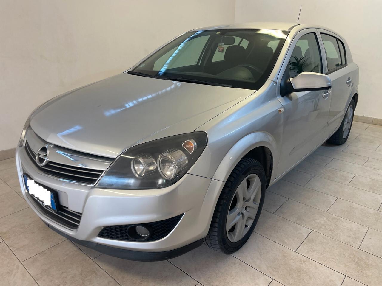 Opel Astra 5p 1.4 GPL FULL TAGLIANDATA NEOPATENTATI