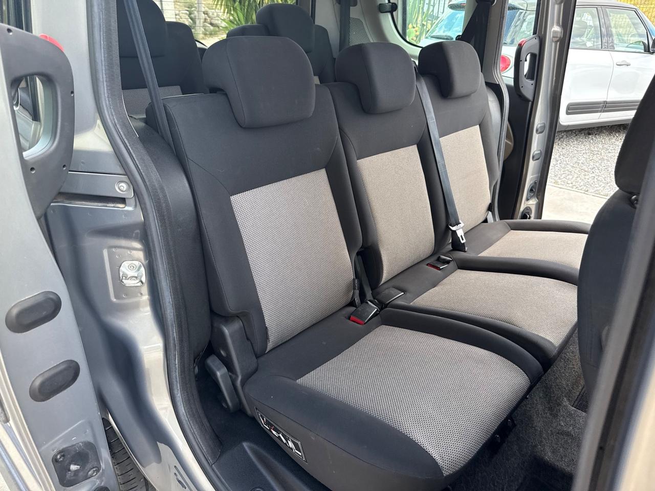 Opel Combo 1.6 CDTi 105CV Cosmo
