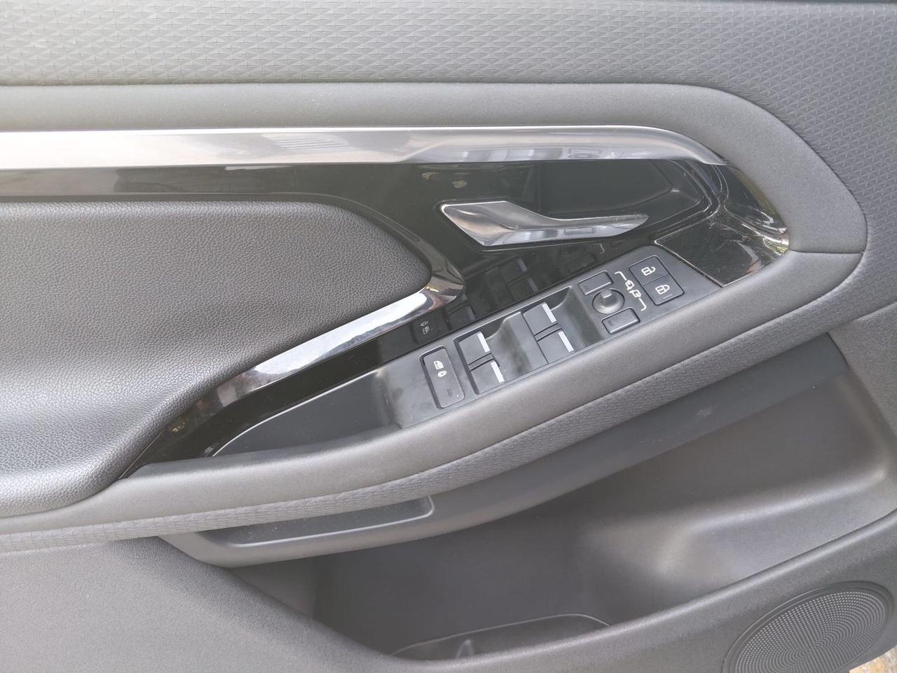 Land Rover Range Rover Evoque R-Dynamic SE #11463