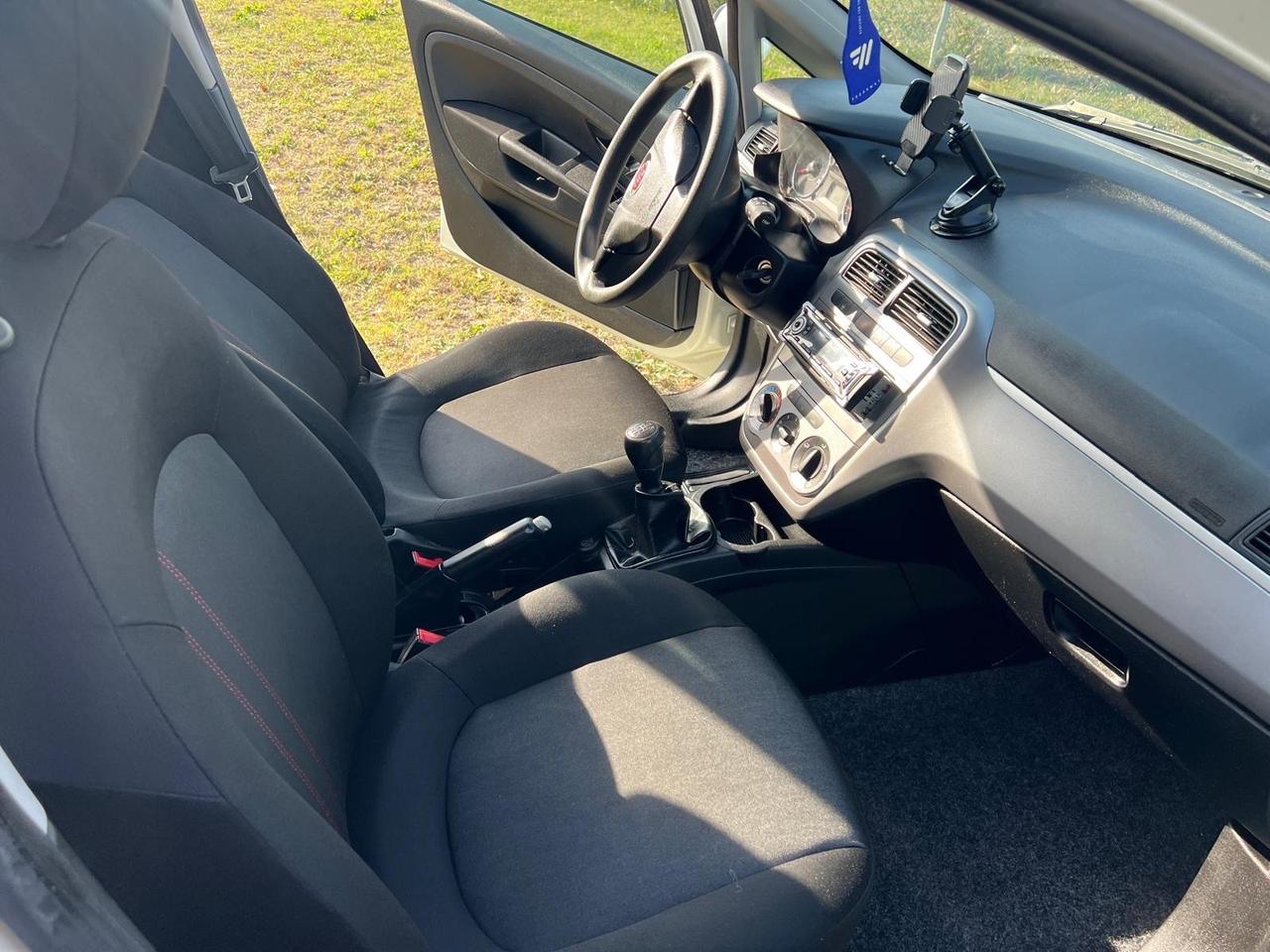 Fiat Punto 1.3 MJT II 75 CV 5 porte Virgin Radio