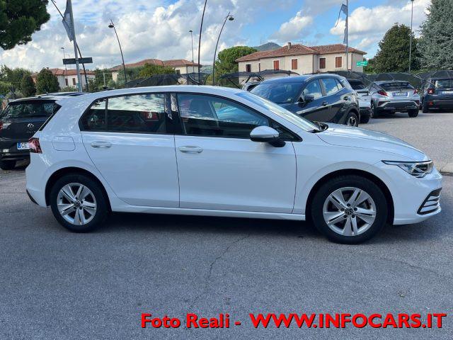 VOLKSWAGEN Golf 1.0 eTSI MHEV EVO DSG Life - PROMO!