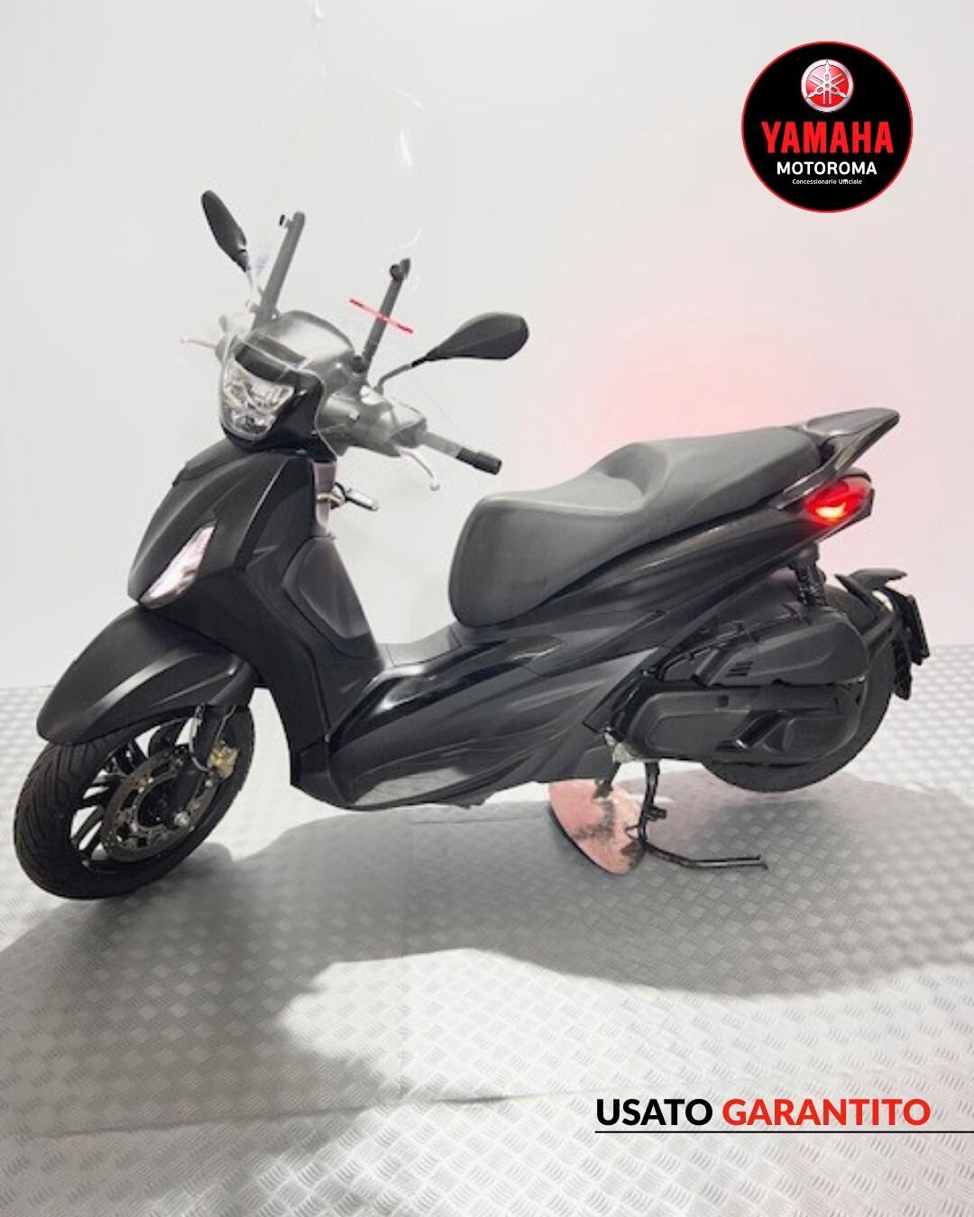 Piaggio Beverly 400 deep black