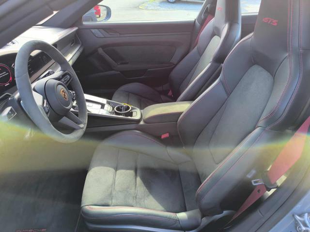 PORSCHE 911 Carrera GTS