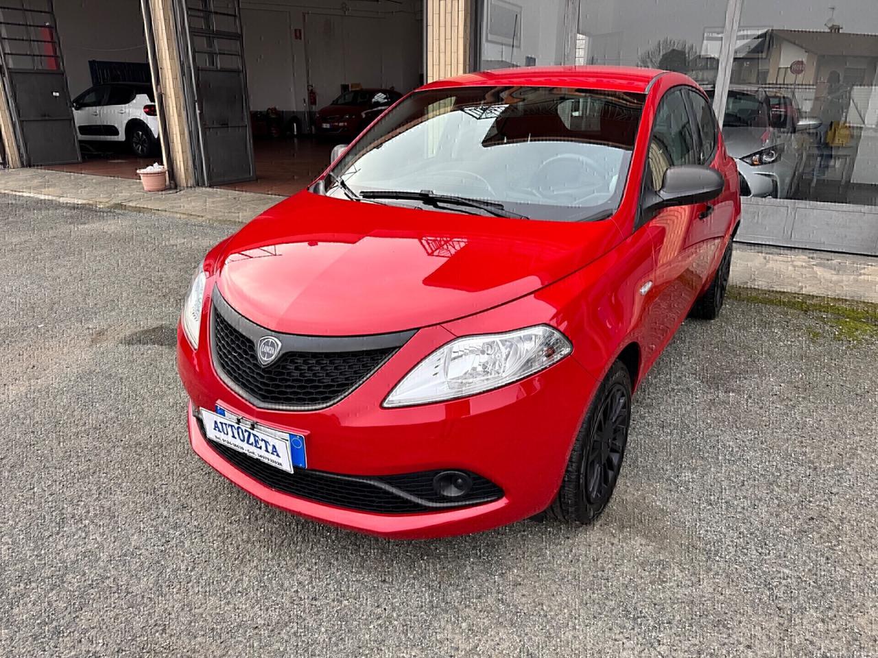 Lancia Ypsilon 1.0 Silver