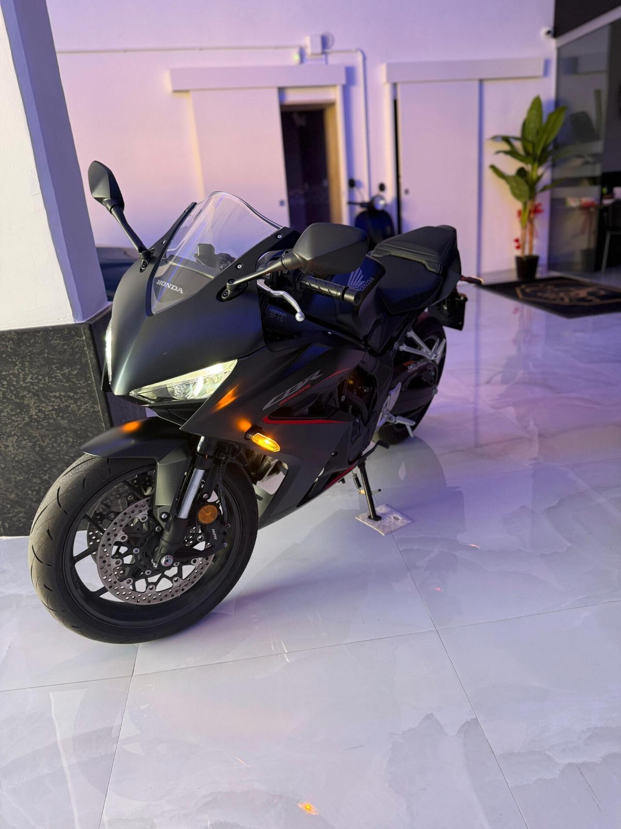 Honda CBR 650 R