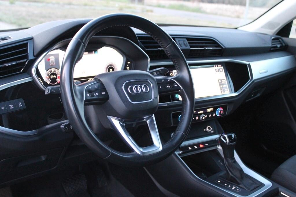 AUDI Q3 2.0 TDI 150 CV s-tronic *Matrix *Luci Ambiente