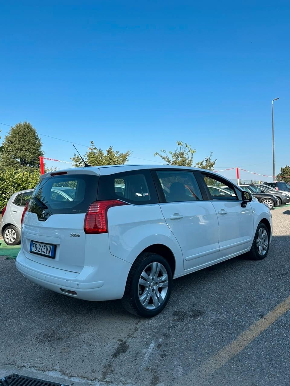 Peugeot 5008 BlueHDi 120 EAT6 S&S Allure