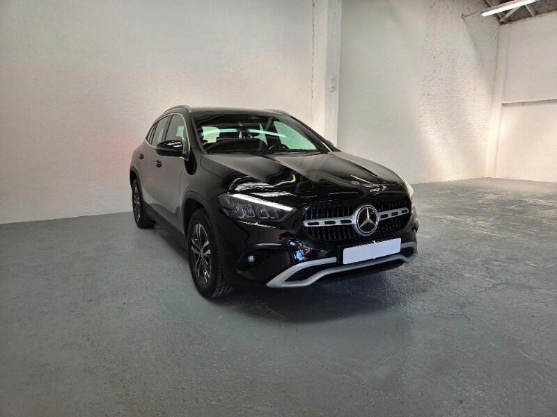 MERCEDES GLA (H247) GLA 180 Automatic ...