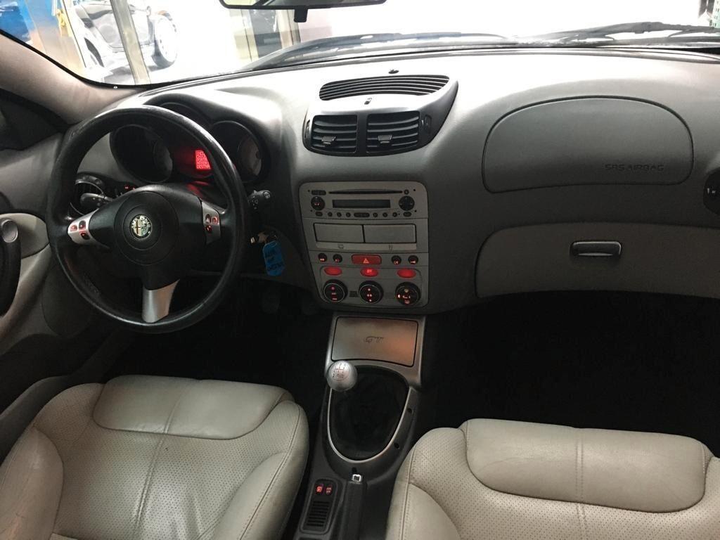 Alfa Romeo GT 2.0
