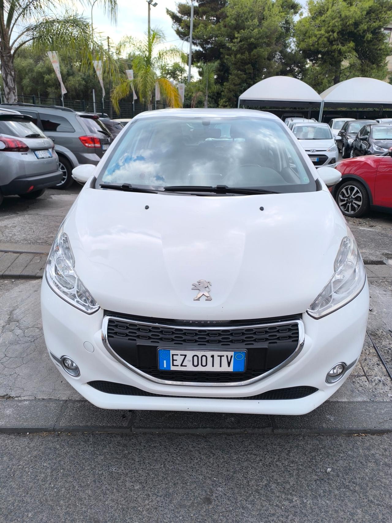 Peugeot 208 1.4 HDi 68 CV 5 porte Allure