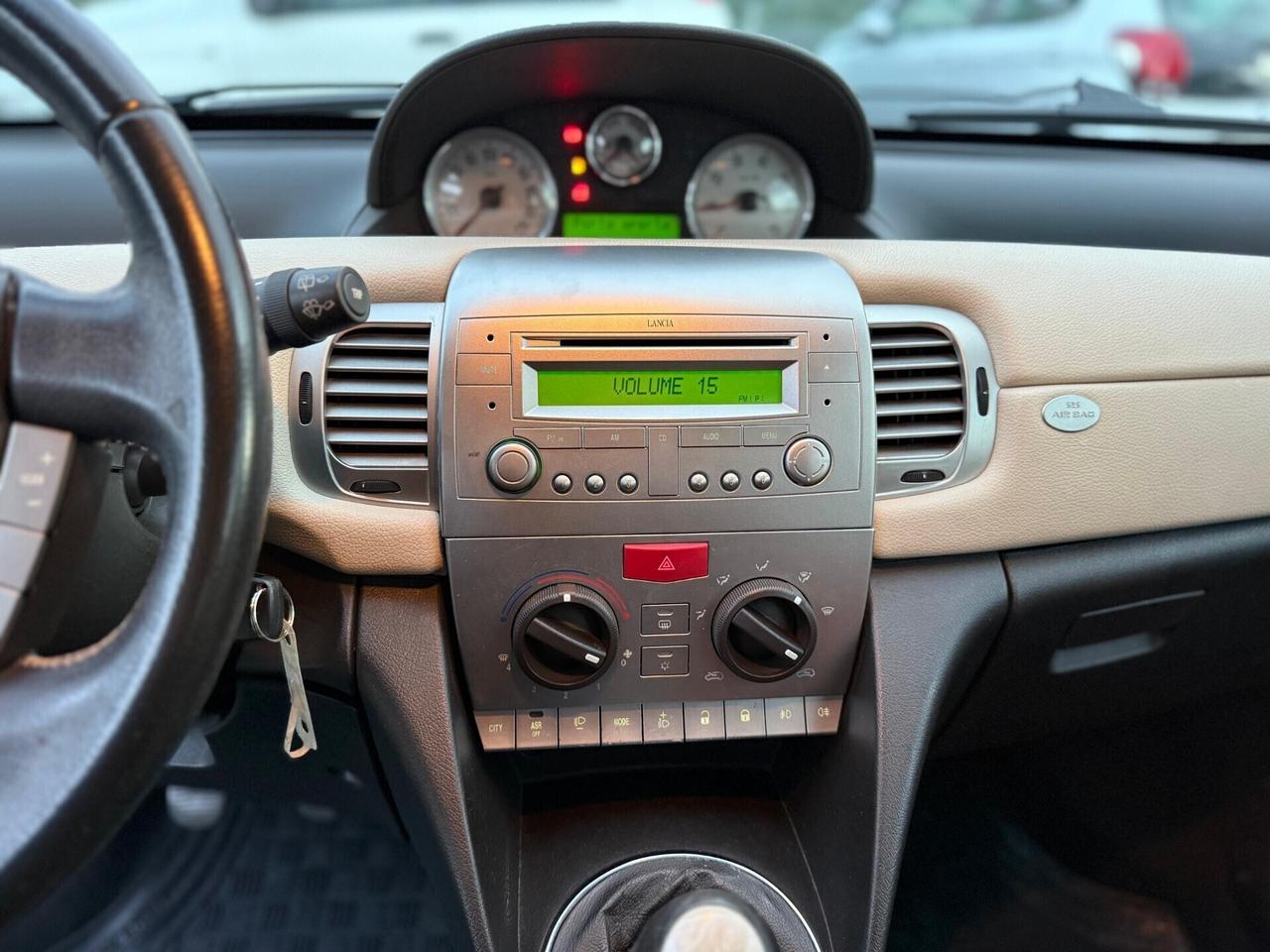 Lancia Ypsilon 1.3 MJT 90 CV Platino