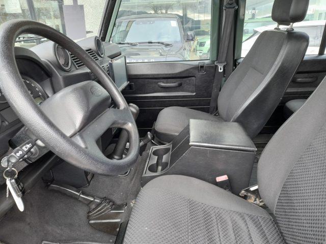 LAND ROVER Defender 110 2.4 TD4 Station Wagon 7 POSTI