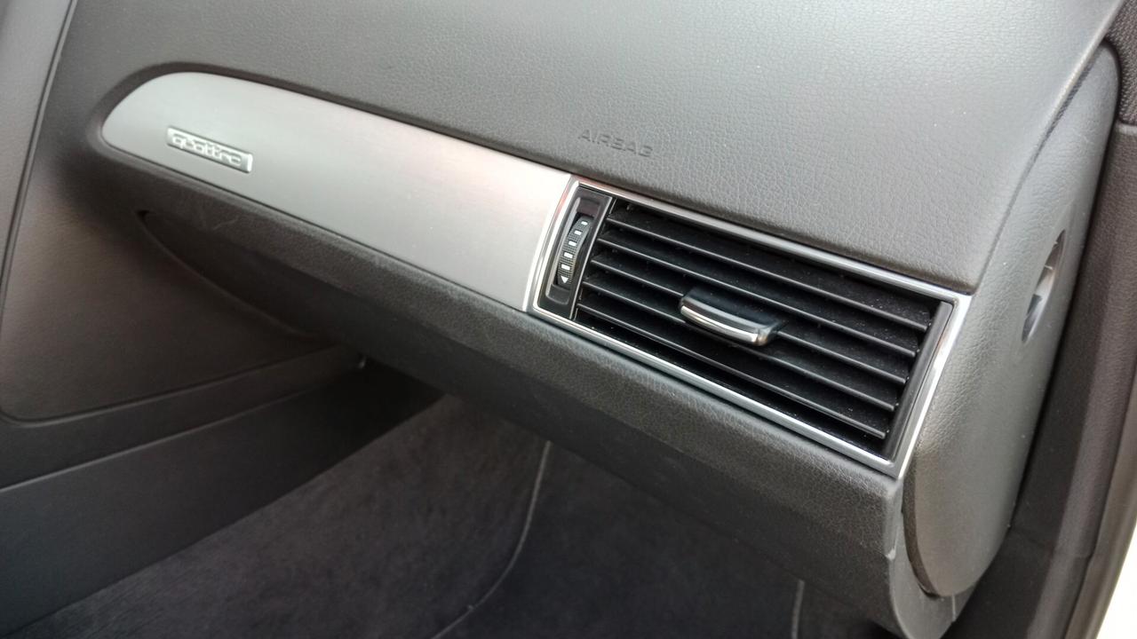 Audi A6 Avant 3.0 V6 TDI 240 CV Black Edition S-line
