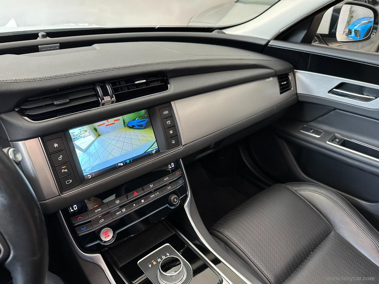JAGUAR XF 3.0 D V6 300 CV aut. Prestige