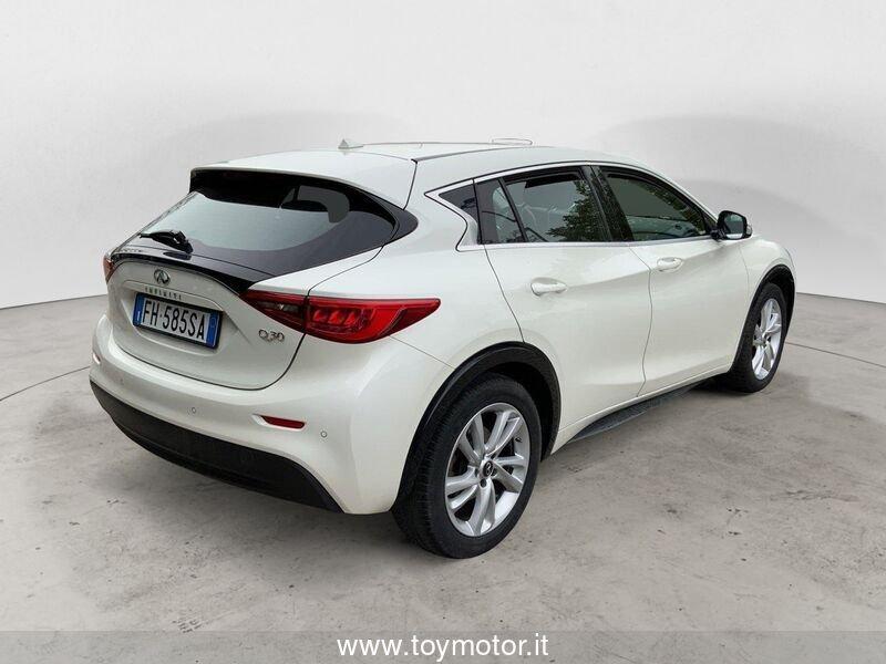 Infiniti Q30 1.5 diesel Premium