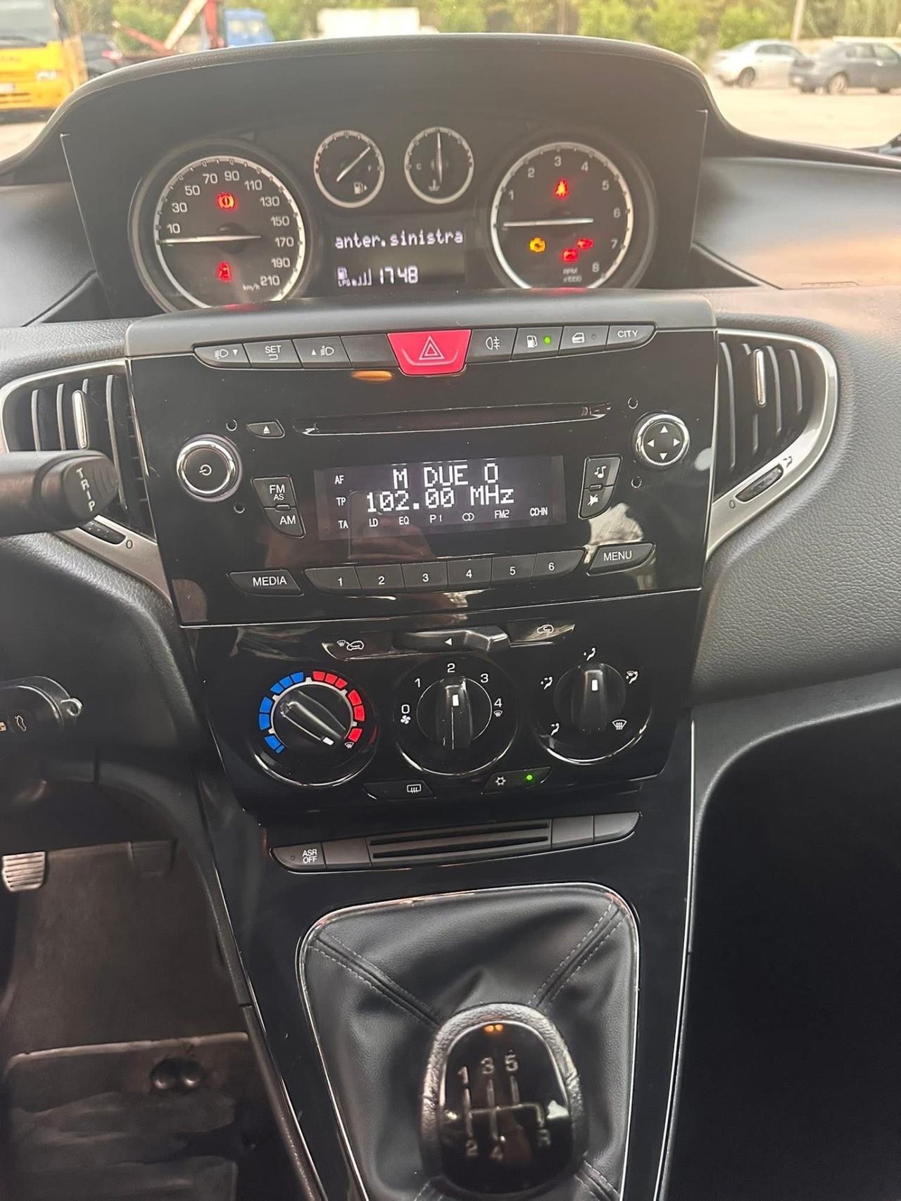 Lancia Ypsilon 1.2 69 CV 5 porte GPL Ecochic Platinum