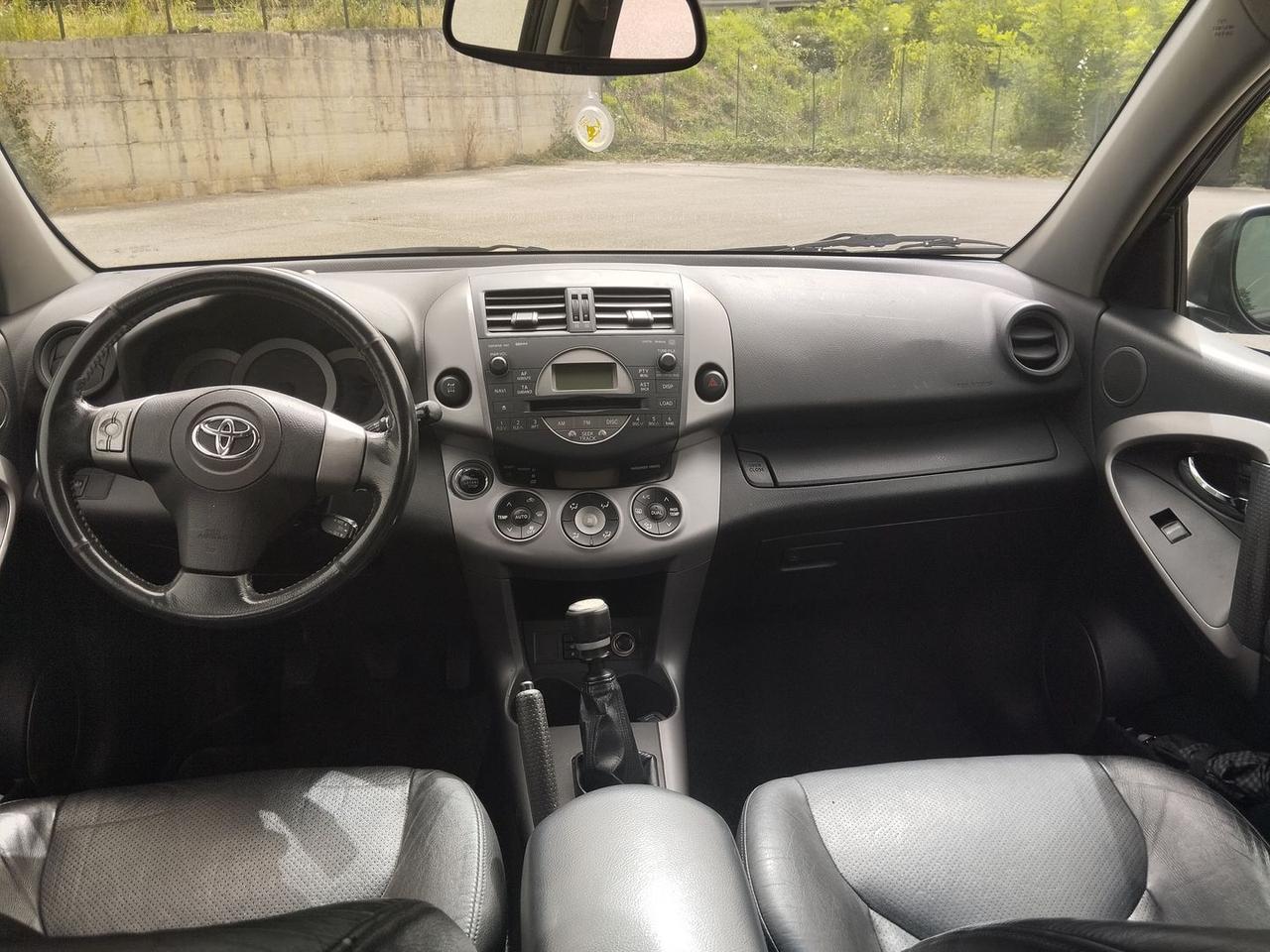 Toyota RAV 4 Luxury 2.2 D-CAT