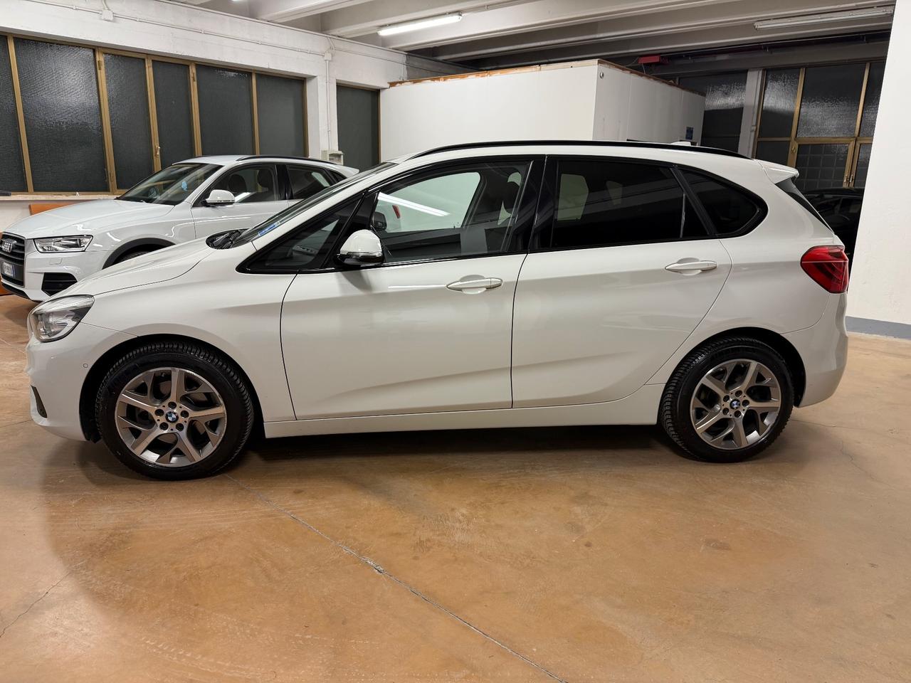 Bmw 220 220i sport tour