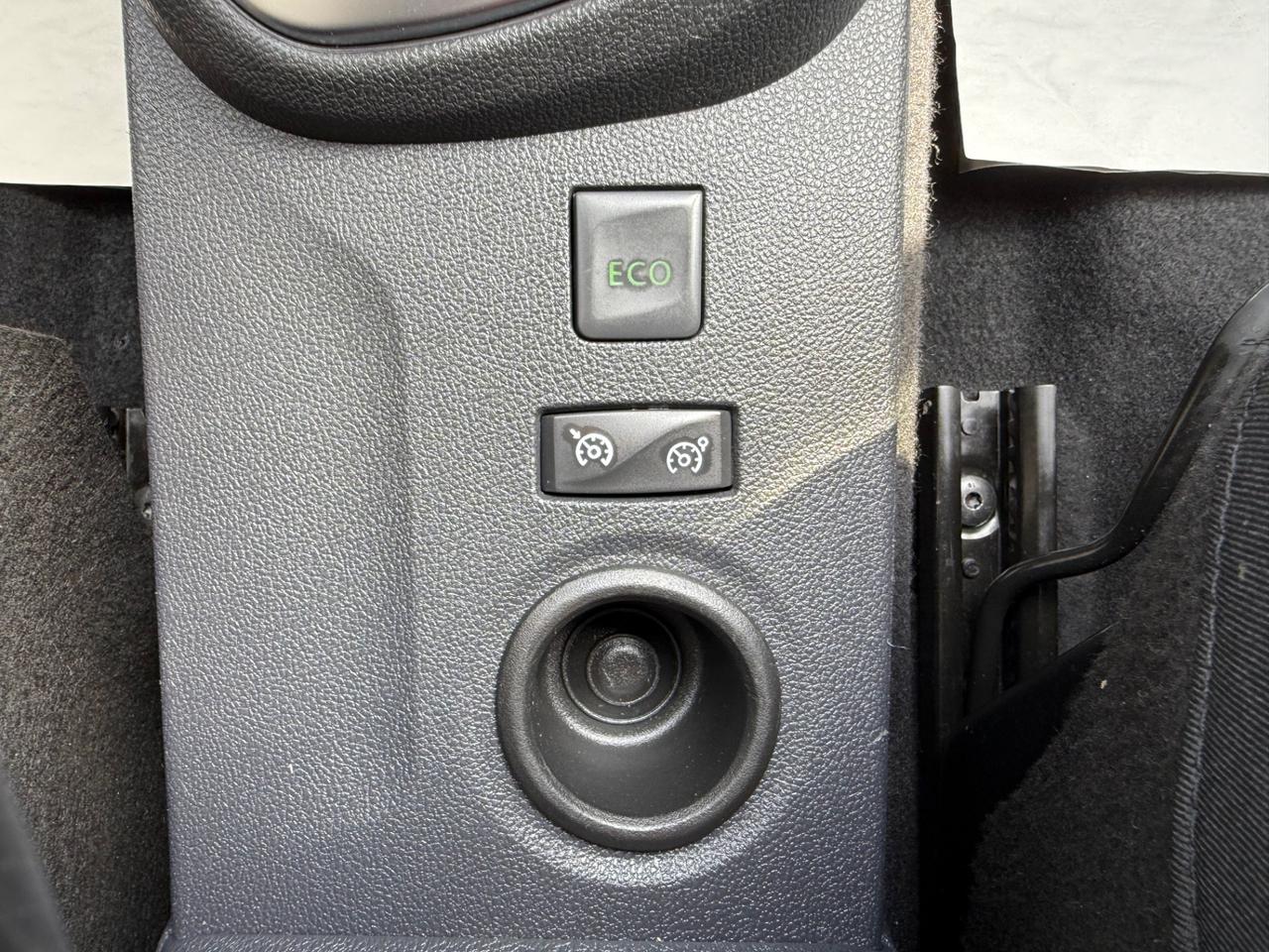 Renault Captur TCe 12V 90 CV Life - OK Neopatentati