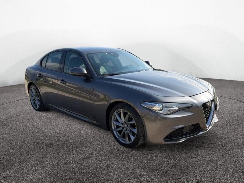 Alfa Romeo Giulia 2.2 Turbo AT8 180CV Super