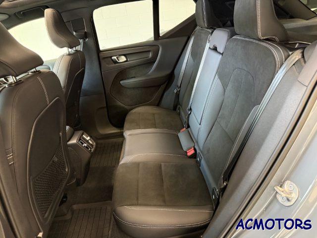 VOLVO XC40 B3 automatico Ultimate Dark