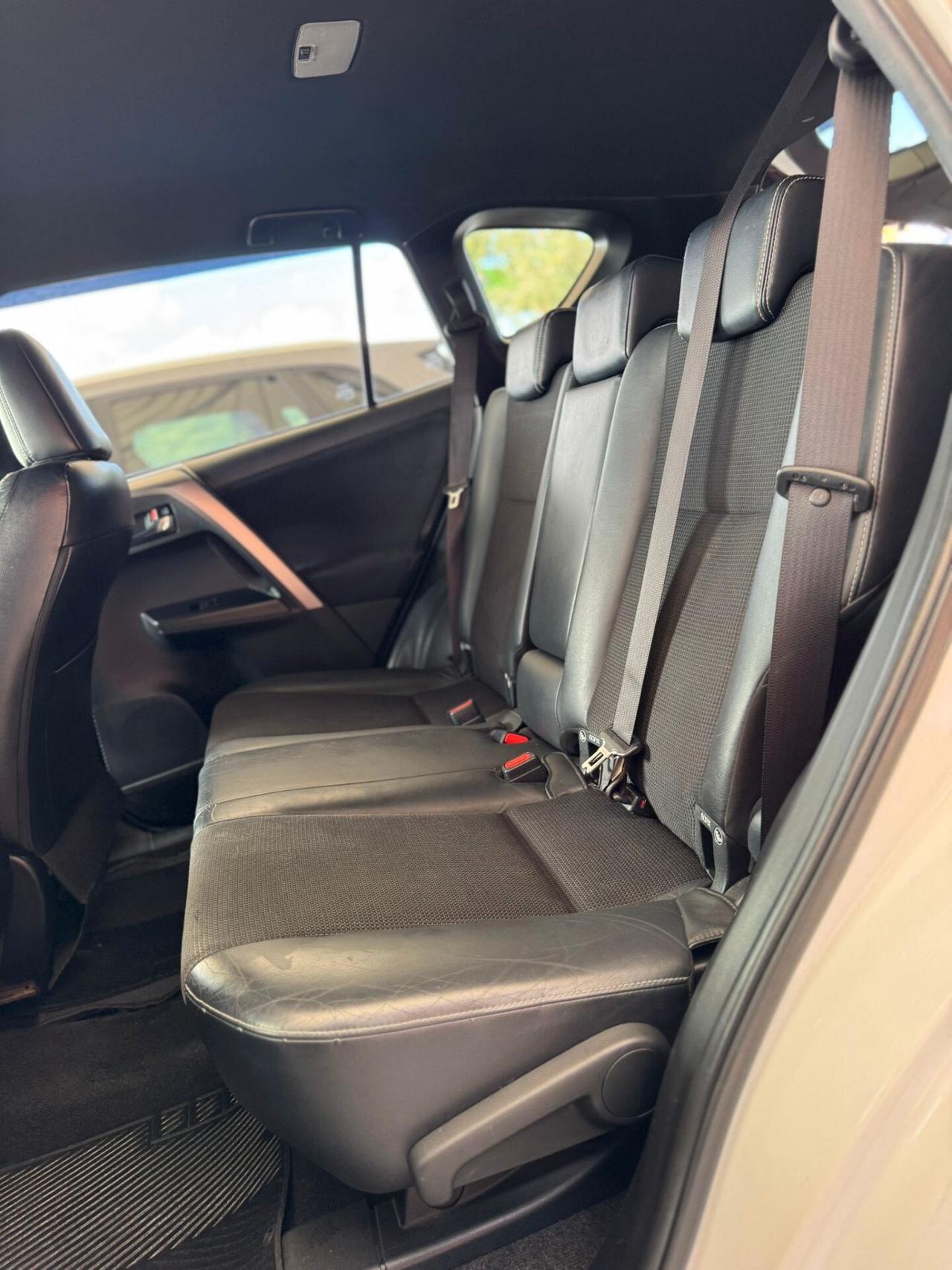 Toyota RAV 4 RAV4 2.0 D-4D 2WD Lounge