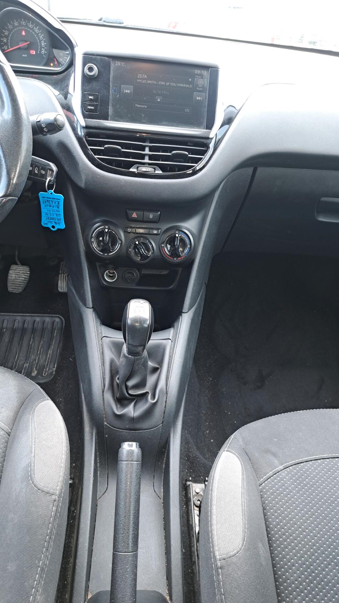 Peugeot 208 PureTech 82 5 porte Allure