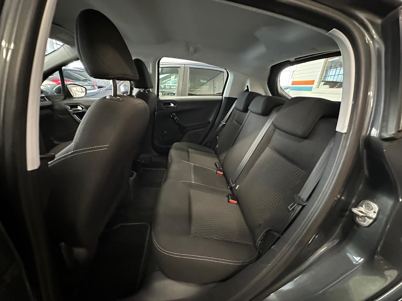 Peugeot 208 PureTech 82 5p. GPL Active